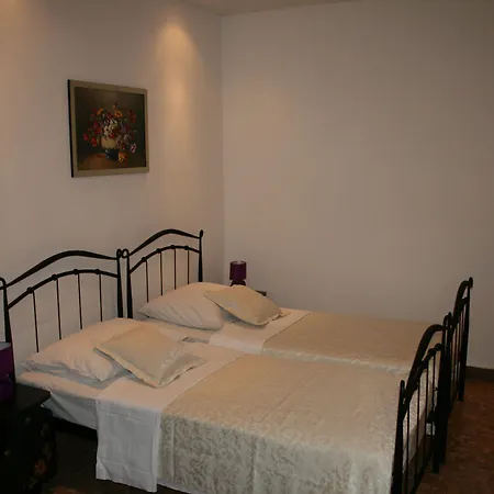 Konukevi And Emily Split