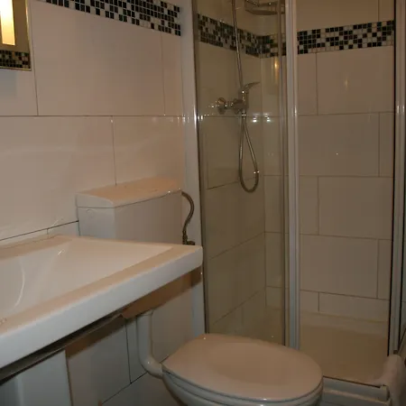 And Emily Konukevi Split