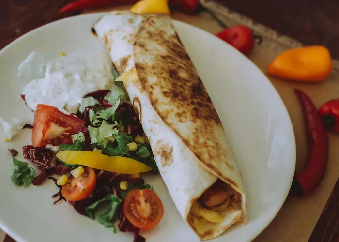 Rooms And Apartments Emily Гостевой дом