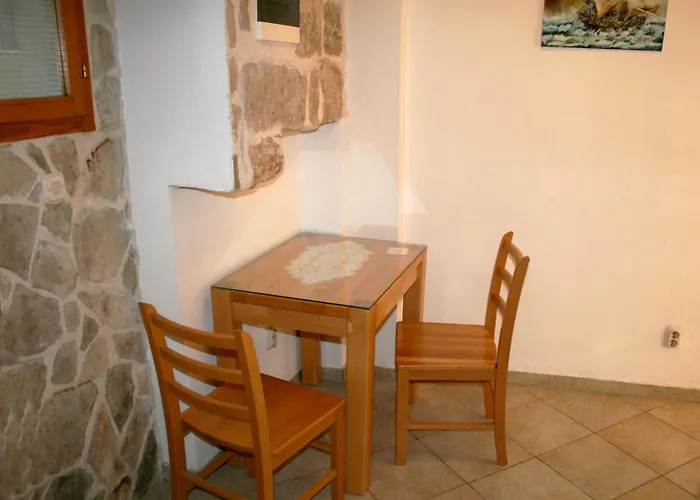 Rooms And Apartments Emily Гостевой дом